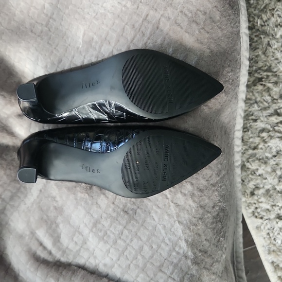 Anne Klein Kaylee Leather Pumps - Picture 2 of 4